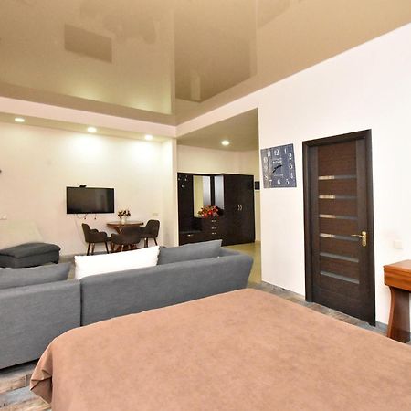 Yars Apartments Ереван Экстерьер фото